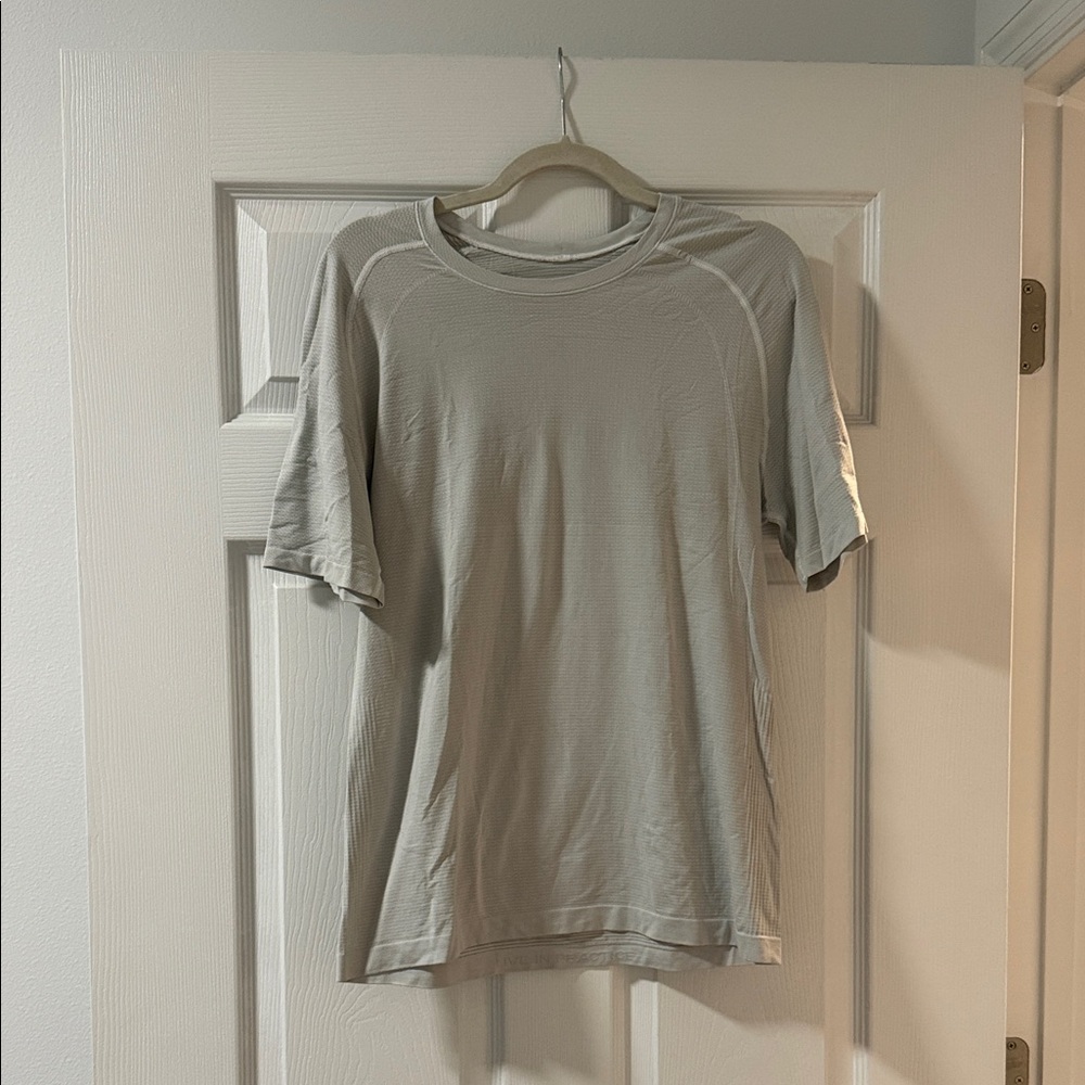 lululemon athletica Light Gray Short Sleeve Tee
